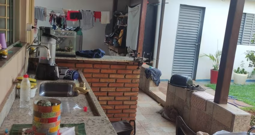 Casa Jardim Patrícia 3/4 Sendo 1 Suíte Garagem 3 Carros