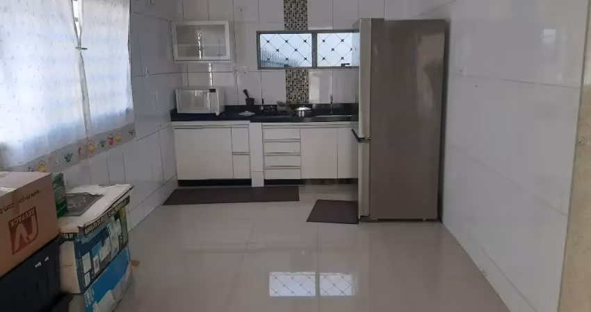 Casa custódio pereira com ampla varanda 3/4, garagem 4 carros para 4 carros