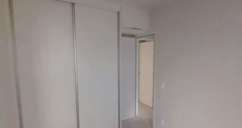 Lindo apartamento presidente roosevelt com 2/4 sendo 1 suíte, térreo com área gardem e armários