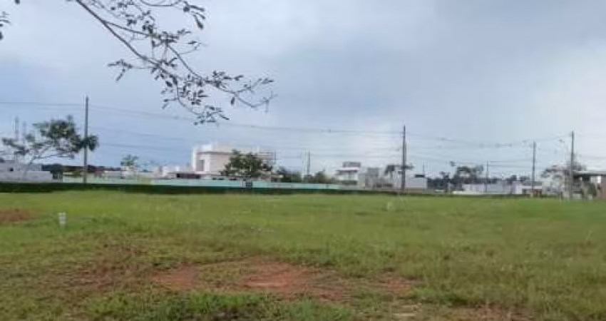 Terreno no condomínio Alphaville com 426,50 m²