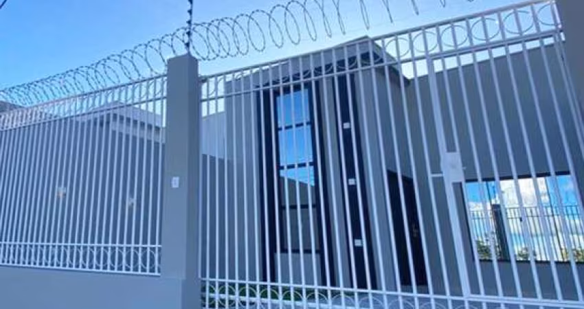 Vendo Casa possuindo 98 metros quadrados, terreno de 285 metros quadrados