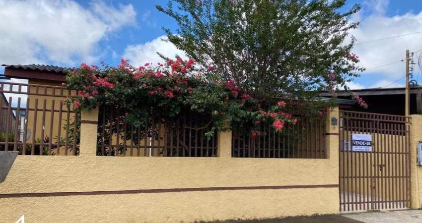 Casa no bairro Aponiã a venda, 200m² contendo 3 quartos sendo 2 suítes.