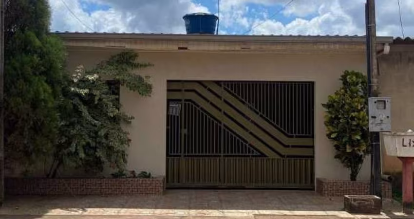 Casa e Ponto Comercial a venda Bairro Floresta.
