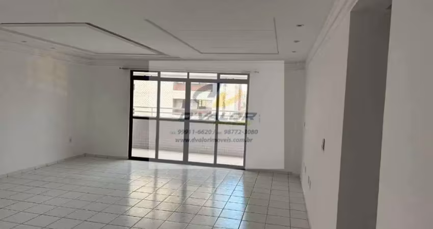 Vendo apartamento com 156m², 4 quartos s/ 3 suítes, sala p/ 2 ambientes, cozinha c/ armários e 2 vagas