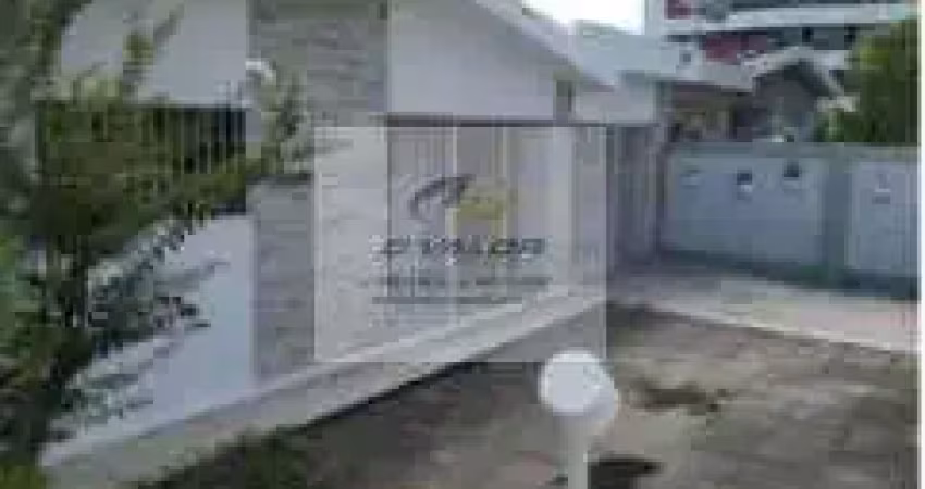 Vendo casa 200m² construídos com terreno de 12x28(336m²), 04 quartos (sendo 02 suítes), 03 vagas de garagem