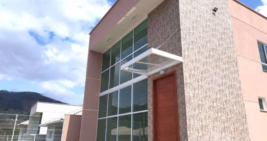 Casa com 3 dormitórios à venda por R$ 1.370.000,00 - Cascatinha - Nova Friburgo/RJ