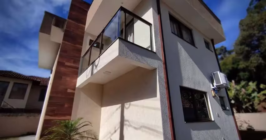 Casa com 3 dormitórios à venda, 139 m² por r$ 1.450.000,00 - cônego - nova friburgo/rj