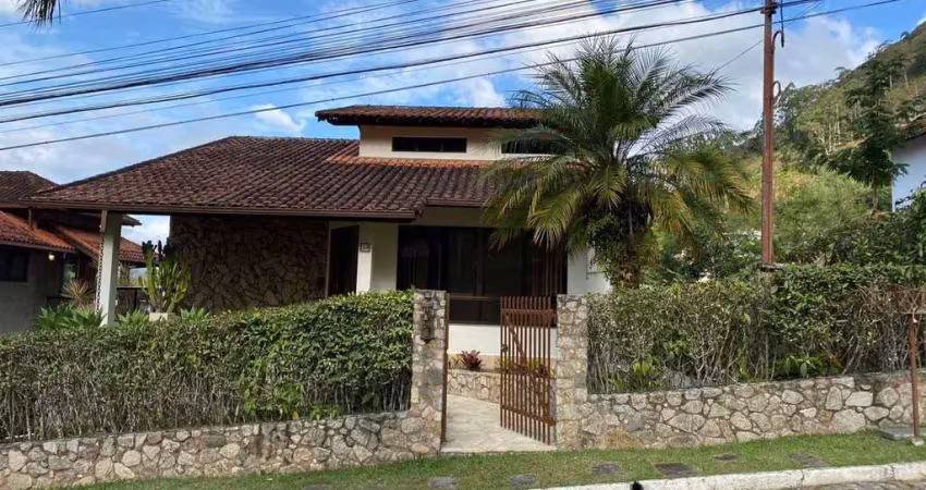 Casa com 3 dormitórios à venda, 307 m² por r$ 1.160.000,00 - vale dos pinheiros - nova friburgo/rj