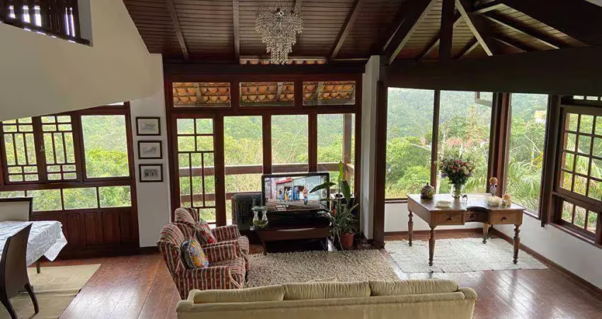 Casa com 3 dormitórios à venda, 240 m² por r$ 1.600.000,00 - parque santa elisa - nova friburgo/rj