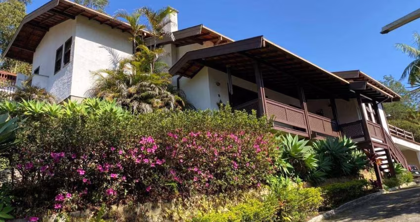 Casa à venda, 258 m² por R$ 1.400.000,00 - Parque São Clemente - Nova Friburgo/RJ