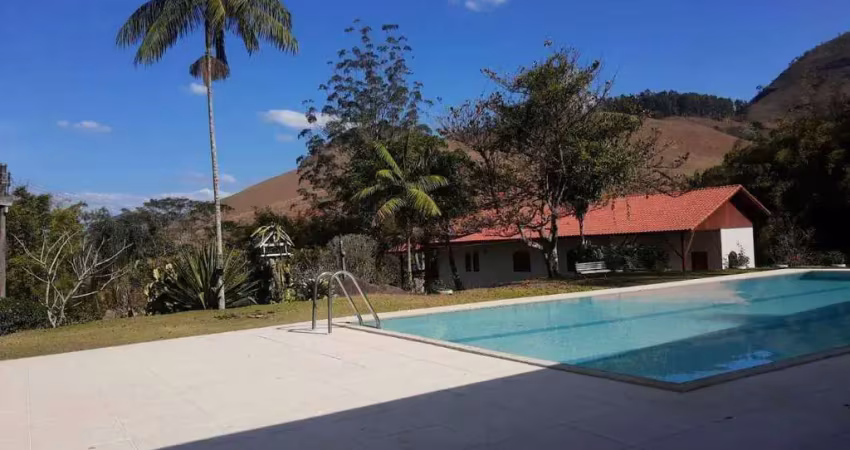 Sítio com 5 dormitórios à venda, 108000 m² por r$ 1.990.000,00 - banquete - bom jardim/rj