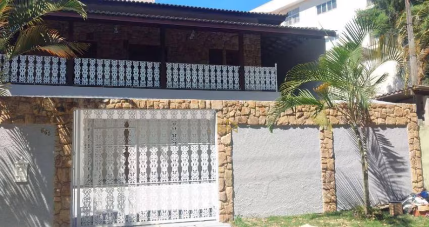 Casa com 3 dormitórios, 315 m² - venda por R$ 1.100.000,00 ou aluguel por R$ 5.128,00/mês - Centro - Vinhedo/SP