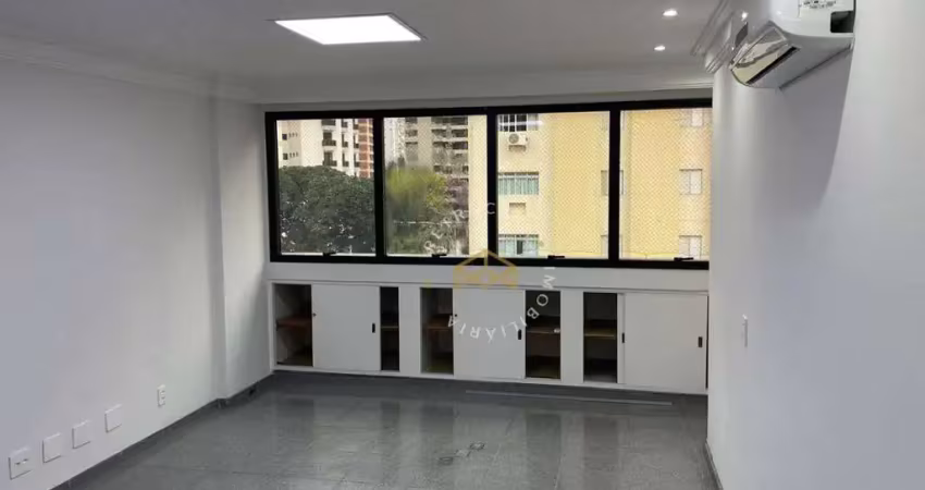 Sala comercial com 3 salas para alugar na Rua Maria Monteiro, 830, Cambuí, Campinas