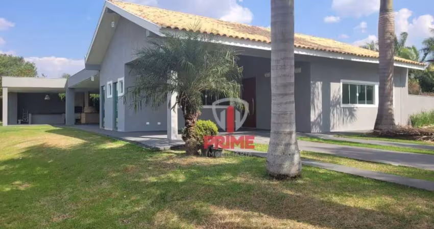 Chácara à venda no Recanto Golf Ville em Cambé. Terreno com 2.500m² e 354m² de área construída sendo casa térrea, com 3 quartos, sendo 1 suíte e 1 dem