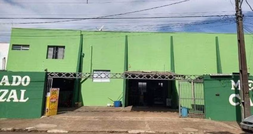 Barracão à venda no Jardim Acapulco em Londrina. Com 860 M² , contendo 2 terrenos de 360 M²,  salão principal, porão, depósito, escritório no andar su