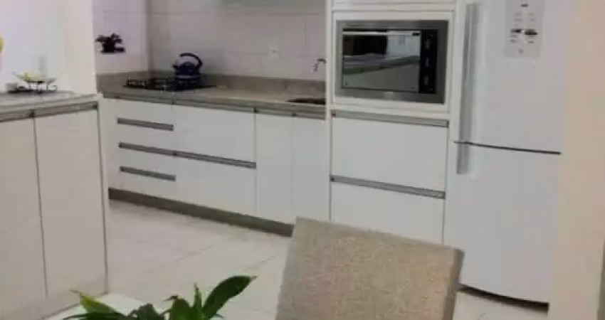 Vendo apartamento em bairro arreias são josé sc, de três dormitórios, suíte, duas vagas livres, cozinha e área de serviço mobiliados.