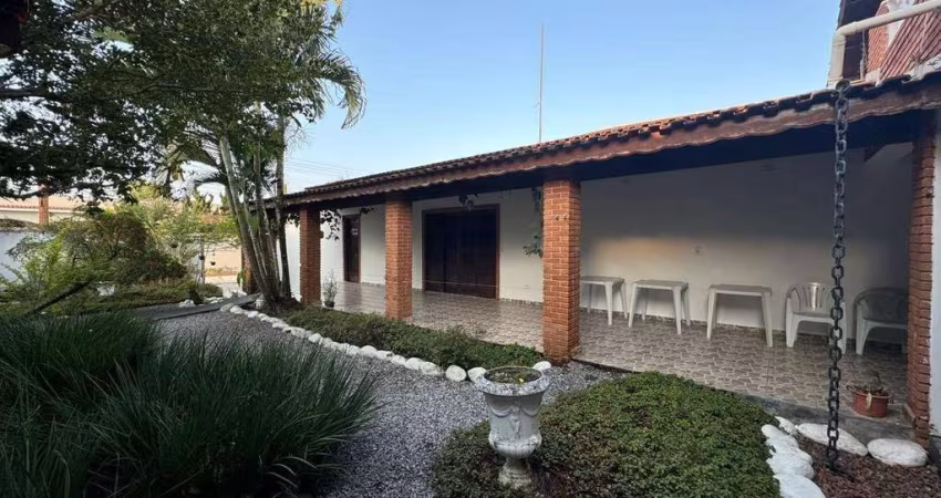 Casa à venda no Bairro Parque Balneário Oásis em, Peruíbe/SP