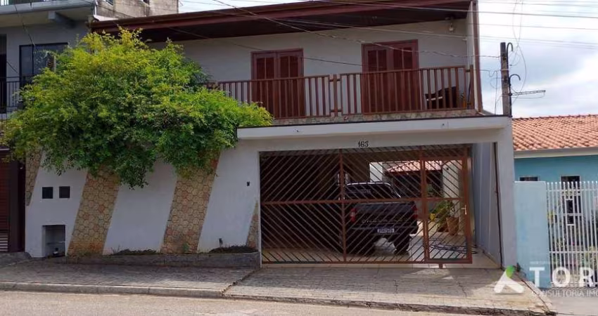 Casa à venda no Bairro Parque das Laranjeiras, em Sorocaba/SP.