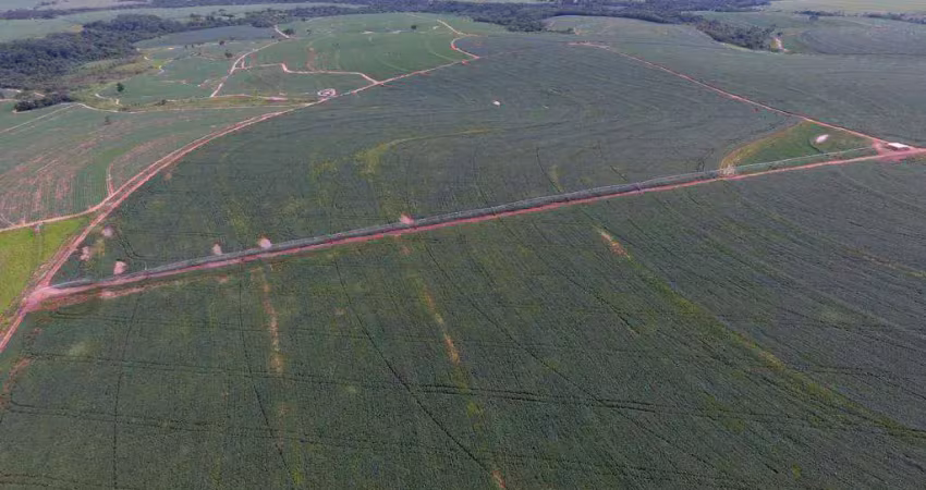 Terreno à venda na Avenida Antônio Veronese, 44545, Vila América, Penápolis