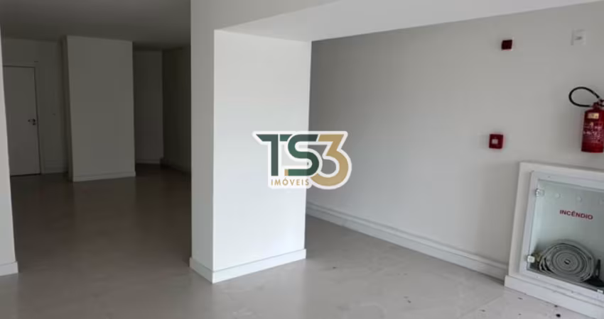 SALA COMERCIAL PARA LOCAÇÃO ANUAL EM BALNEÁRIO PEREQUÊ!