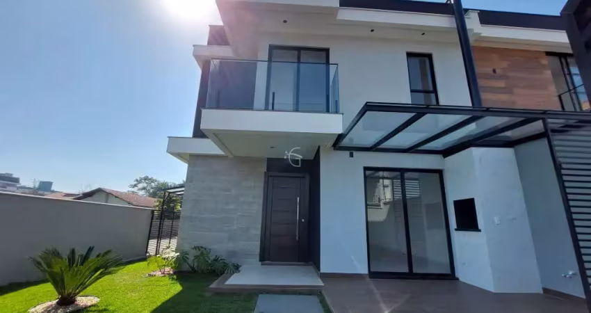 Excelente sobrado com 2 suítes + 1 dormitório na divisa do bom retiro com o saguaçu.