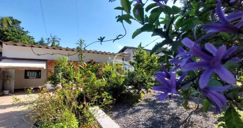 Casa plana averbada no Floresta próxima ao Shopping Estação.