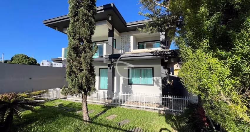 Venha conhecer essa maravilhosa casa localizada em um dos bairros mais valorizados da cidade!