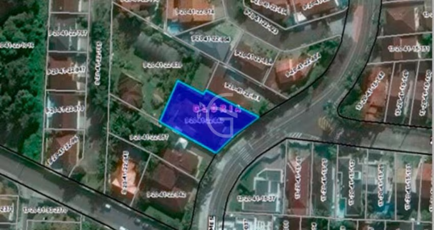 Terreno no Glória com 825 m².