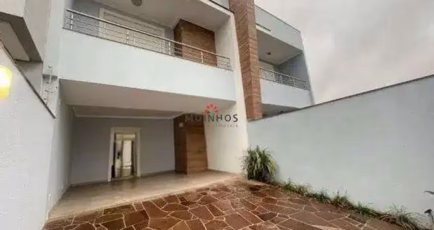 Casa-sobrado com 3 dormitorios, sendo uma suite, vaga para dois carros e piscina - bairro mont serrat canoas