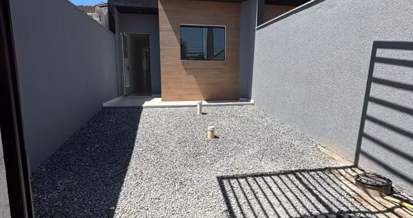 Casa pronta para morar com 2 dormitórios na zona leste de joinville