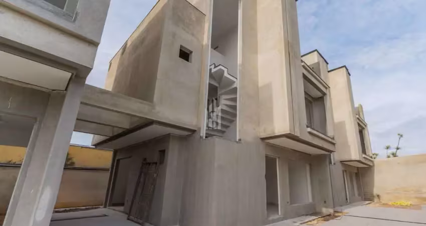 Sobrado de condomínio com 3 quartos, capão raso, curitiba - r$ 898 mil, cod: so0042