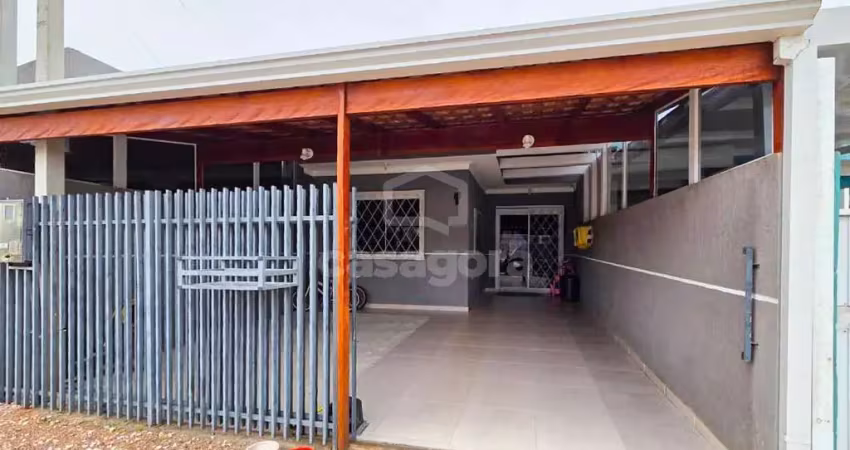 Casa 2 quartos com cozinha planejada e garagem coberta  gralha azul