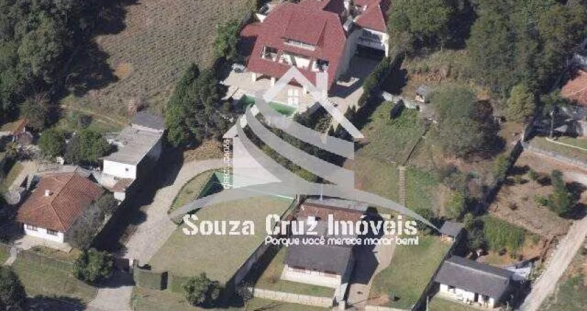 Casa Alto Padrão - Excelente localização ao lado de Santa Felicidade
