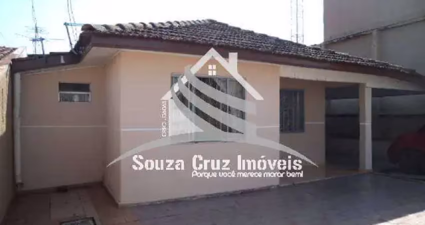 Casa com Amplo Terreno - Estuda Permuta por Menor Valor !