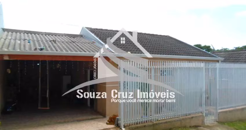 Ótima Casa com 03 Quartos - com Garagem Coberta.