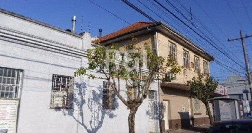 Prédio residencial e comercial, no bairro Navegantes em Porto Alegre