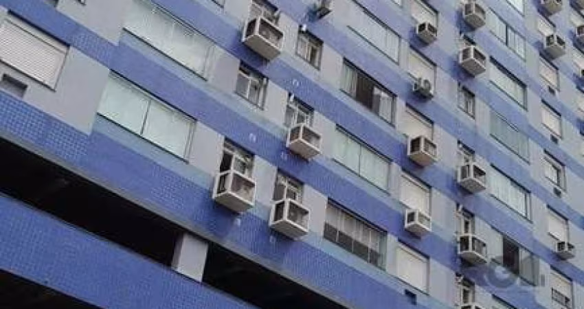 Box duplo, em prédio com Portaria 24 horas,rua Avaí,próximo Parque Farroupilha