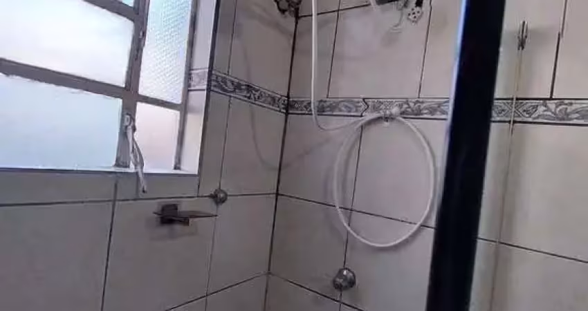 Oportunidade apartamento 2 dormitórios, com sacada em um deles e área de serviço