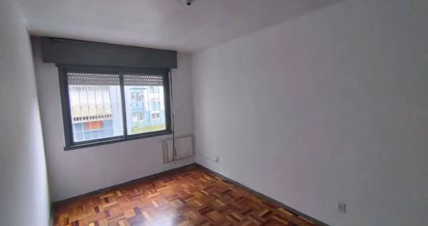 Apartamento com 3 quartos para alugar no Humaitá, Porto Alegre 