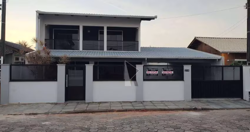 Casa com 4 dormitórios à venda, 220 m² por r$ 1.800.000,00 - centro - navegantes/sc