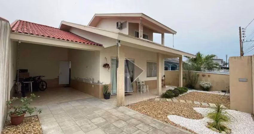 Casa com 4 dormitórios à venda, 165 m² por r$ 1.100.000 - centro - navegantes/sc