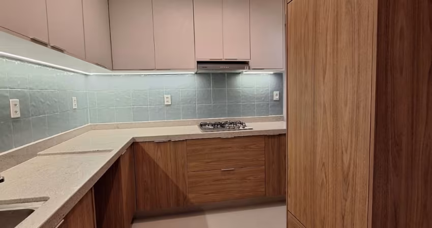 APTO REFORMADO, VENDA, 2 SUÍTES, 98 M², FRENTE, 1 VAGA, BOQUEIRÃO-SANTOS/SP