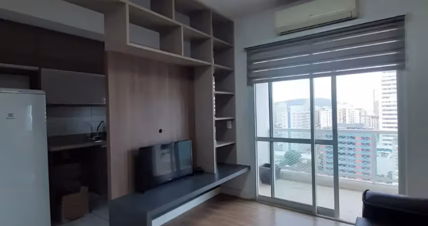 Apartamento mobiliado p/ locação – 48m² – 1 vaga – lazer completo – boqueirão/santos