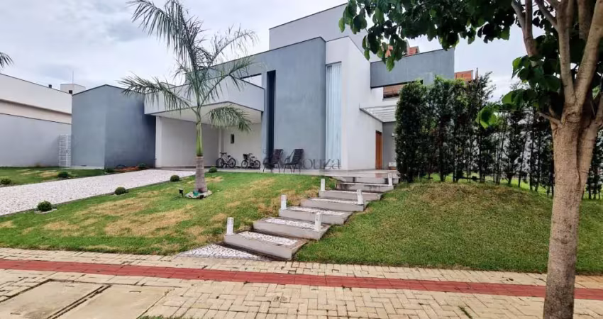 Casa em condomínio à venda com 3 quartos - 250 m²