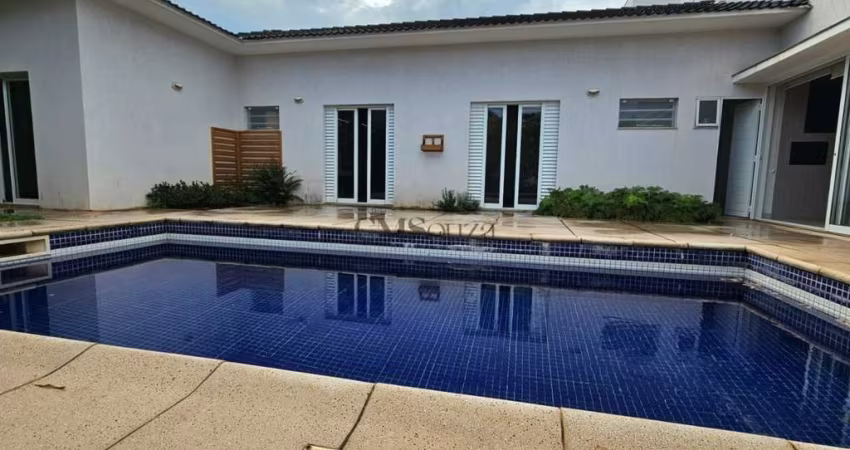 Casa em Condomínio com 3 suítes | 4 vagas - 295m²