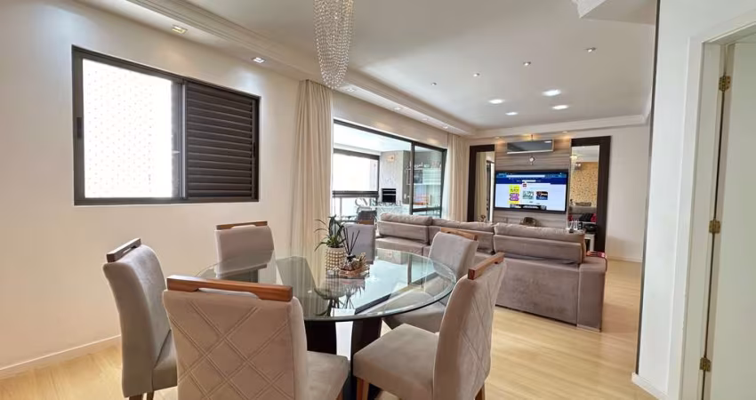 Apartamento à Venda com 3 quartos e 120m²
