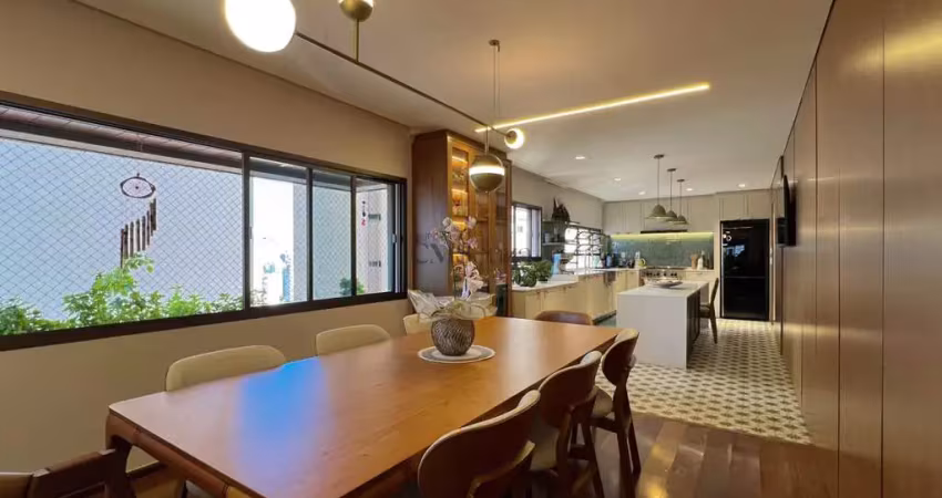 Apartamento com 2 Suítes à Venda - 307 m² -2 vagas