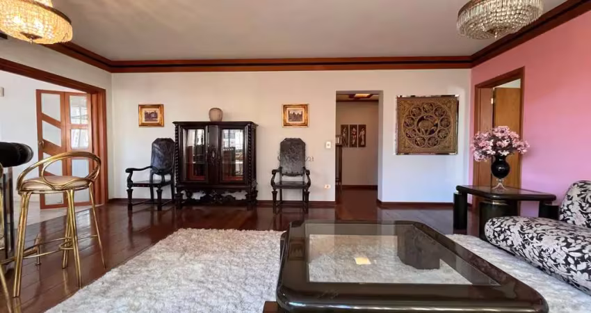 Apartamento no Centro 2 suítes - 2vagas - 266m²