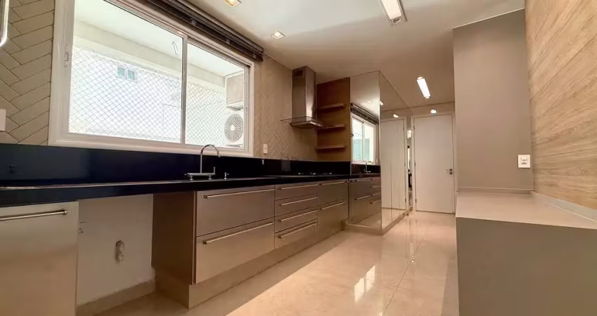 Apartamento com 3 suítes à Venda - 236m² - 3 vagas