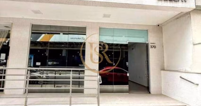 Sala comercial disponível para locação anual na Meia Praia